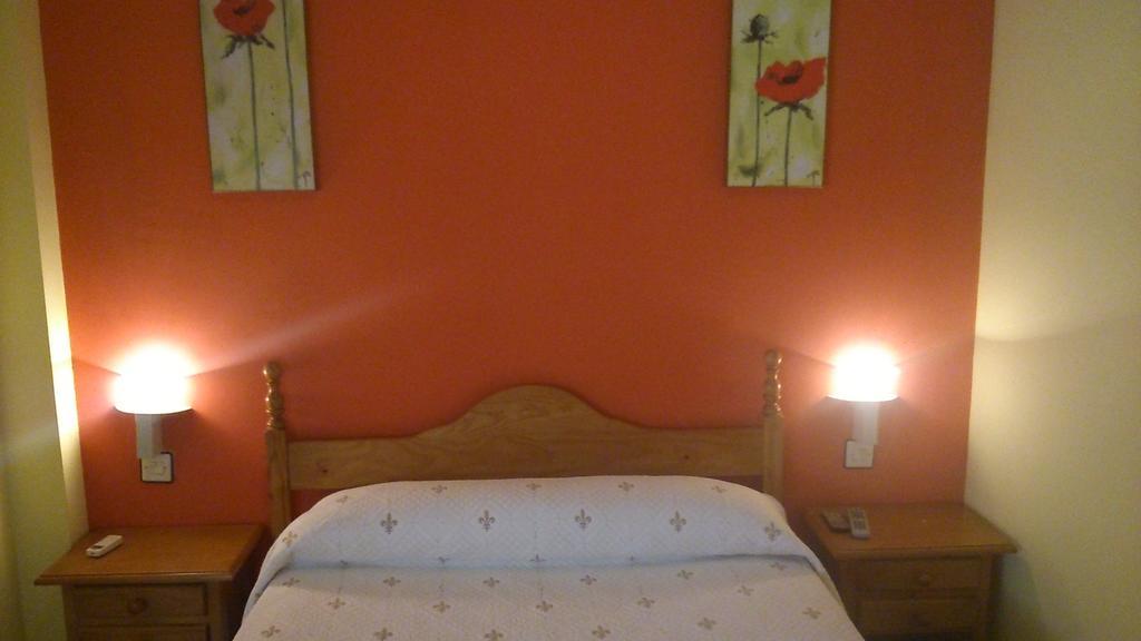 Hostal El Camionero Burguillos Del Cerro Exteriör bild